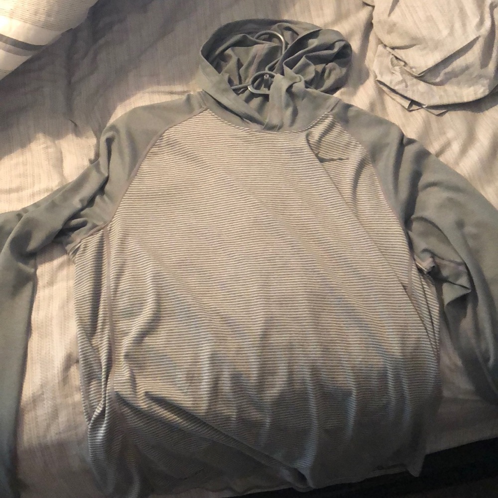 Nike men’s light hoodie